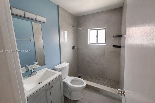 7952 W 29th Way 202, Hialeah, FL 33018