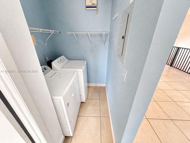 7952 W 29th Way 202, Hialeah, FL 33018