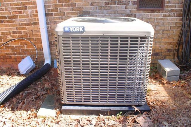 5943 Christopher Lane, Lithonia, GA 30058