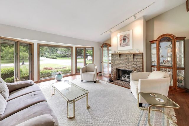 31 Cambridge Lane, Lincolnshire, IL 60069