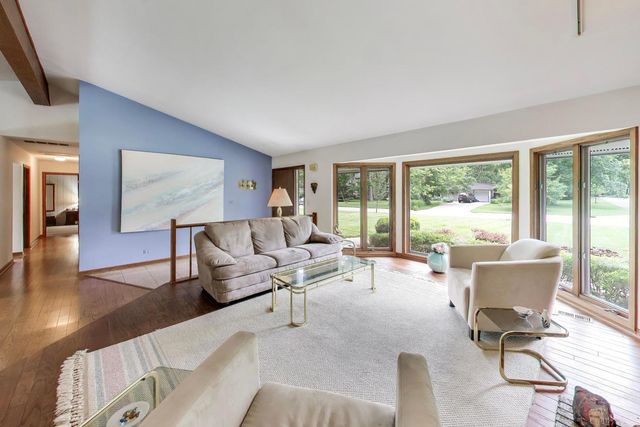 31 Cambridge Lane, Lincolnshire, IL 60069