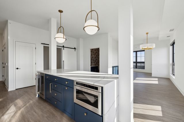 4917 Eden Avenue 110, Edina, MN 55424