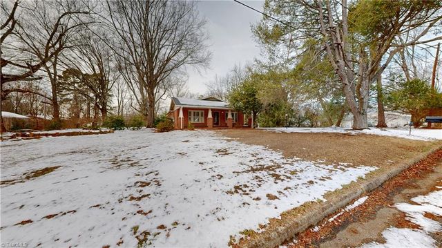 106 Brinkley Place, High Point, NC 27265