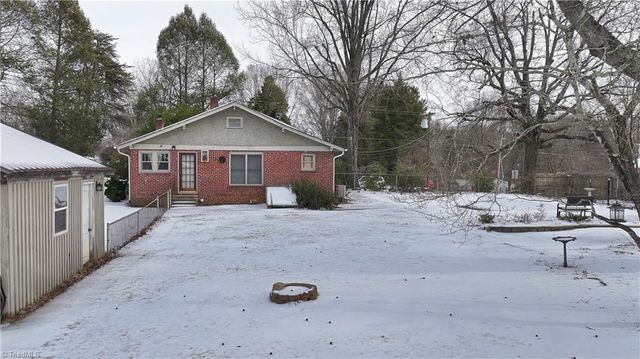 106 Brinkley Place, High Point, NC 27265