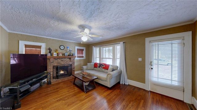 106 Brinkley Place, High Point, NC 27265