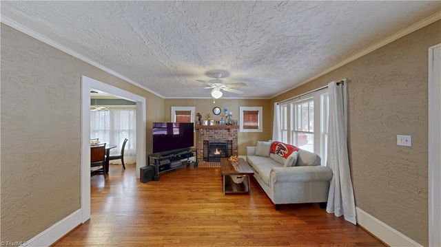 106 Brinkley Place, High Point, NC 27265