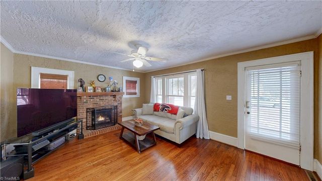 106 Brinkley Place, High Point, NC 27265