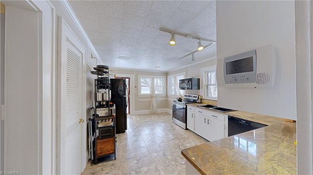 106 Brinkley Place, High Point, NC 27265