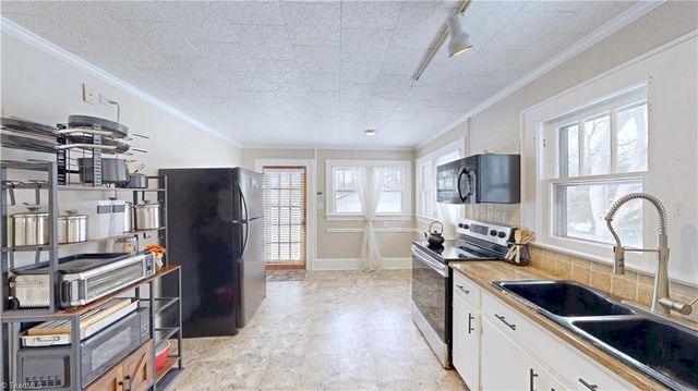 106 Brinkley Place, High Point, NC 27265