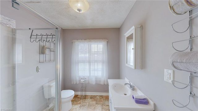 106 Brinkley Place, High Point, NC 27265