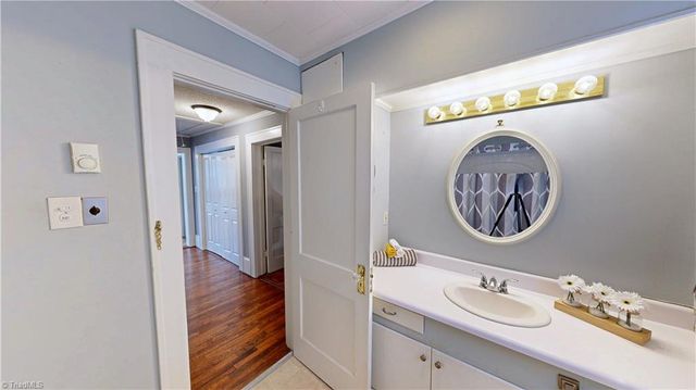 106 Brinkley Place, High Point, NC 27265