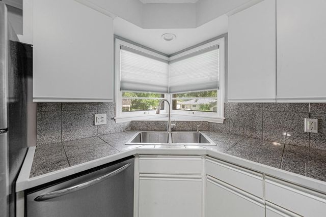 7009 Cedar Lake Road S, Saint Louis Park, MN 55426