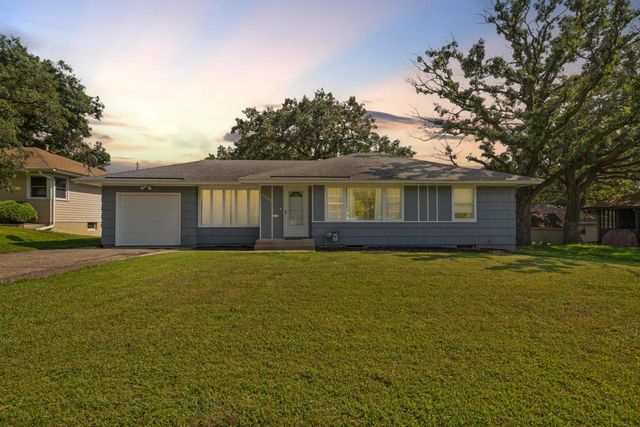 7009 Cedar Lake Road S, Saint Louis Park, MN 55426