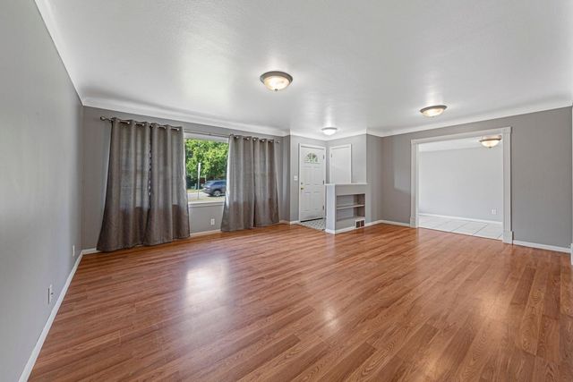 7009 Cedar Lake Road S, Saint Louis Park, MN 55426