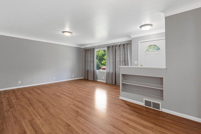 7009 Cedar Lake Road S, Saint Louis Park, MN 55426