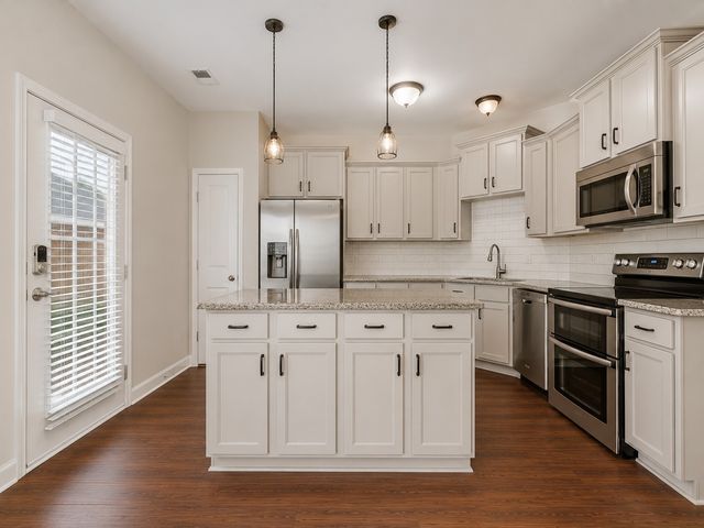 3014 Bienville Dr, Smyrna, TN 37167