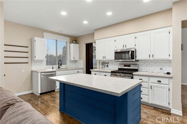 31954 Calle Ballentine, Temecula, CA 92592