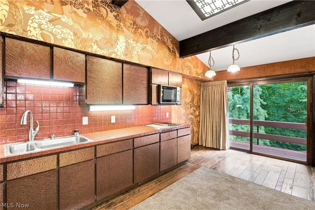 19718 Deer Run Lane, Strongsville, OH 44149