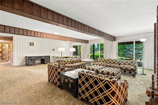 19718 Deer Run Lane, Strongsville, OH 44149