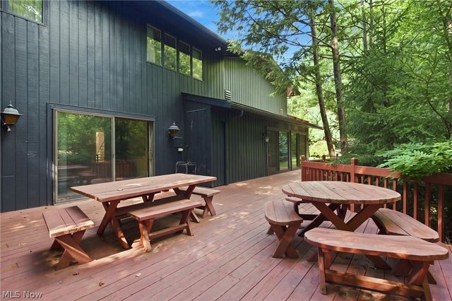 19718 Deer Run Lane, Strongsville, OH 44149
