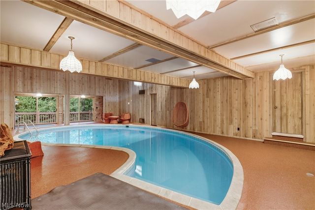 19718 Deer Run Lane, Strongsville, OH 44149