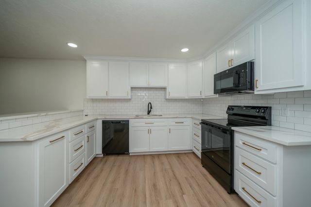 207 N White Oak Rd, White Oak, TX 75693