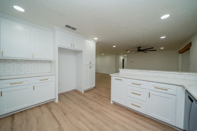 207 N White Oak Rd, White Oak, TX 75693