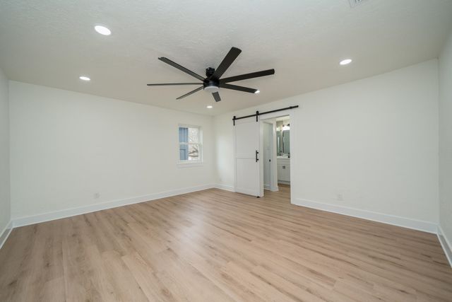 207 N White Oak Rd, White Oak, TX 75693