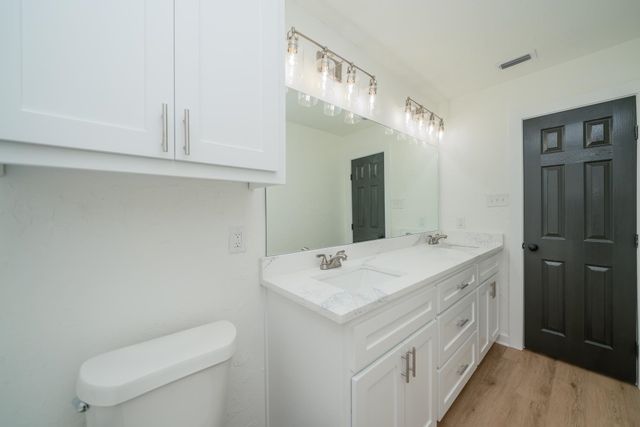 207 N White Oak Rd, White Oak, TX 75693