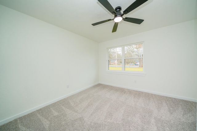 207 N White Oak Rd, White Oak, TX 75693