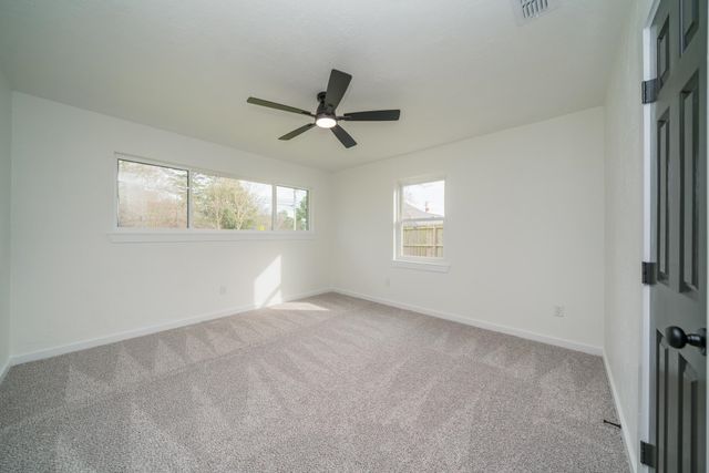 207 N White Oak Rd, White Oak, TX 75693