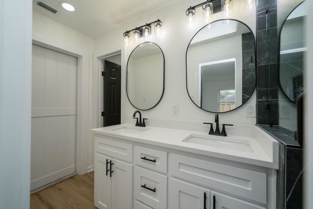 207 N White Oak Rd, White Oak, TX 75693