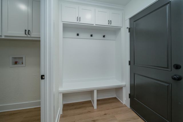 207 N White Oak Rd, White Oak, TX 75693