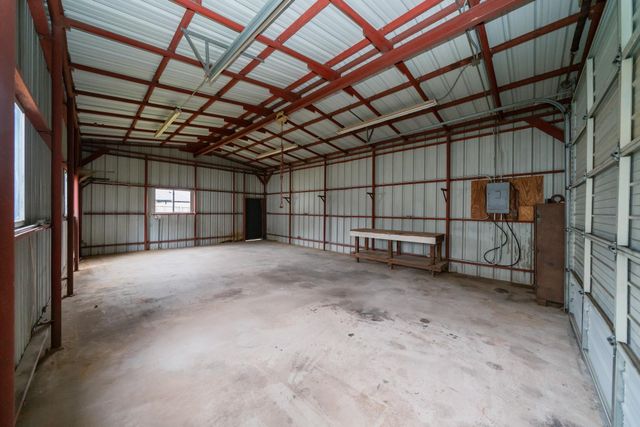 207 N White Oak Rd, White Oak, TX 75693