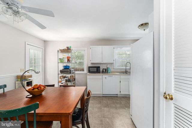3 HILLCREST DR, Stafford, VA 22556