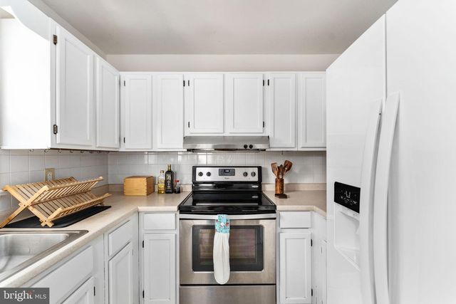 3 HILLCREST DR, Stafford, VA 22556