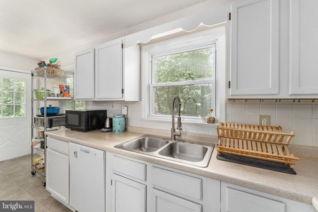 3 HILLCREST DR, Stafford, VA 22556