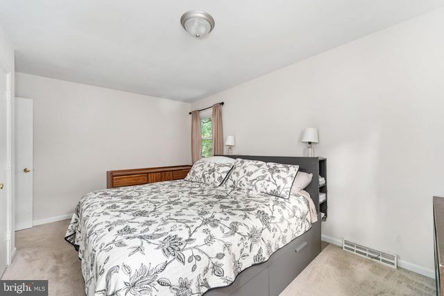 3 HILLCREST DR, Stafford, VA 22556