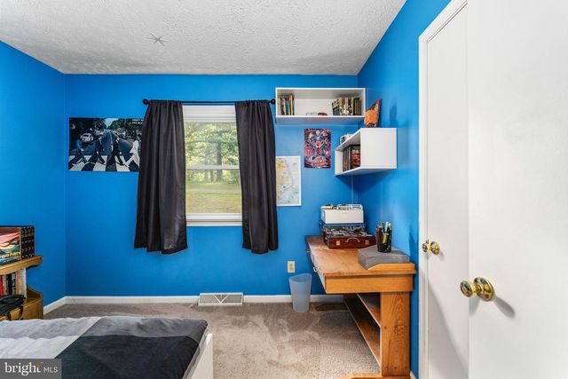 3 HILLCREST DR, Stafford, VA 22556