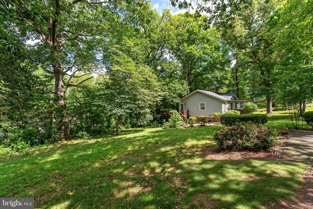 3 HILLCREST DR, Stafford, VA 22556
