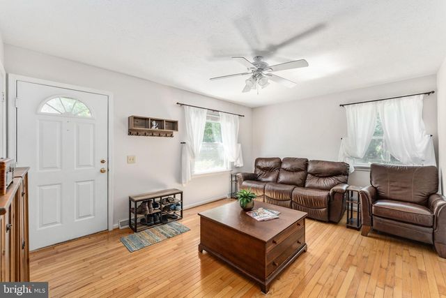 3 HILLCREST DR, Stafford, VA 22556
