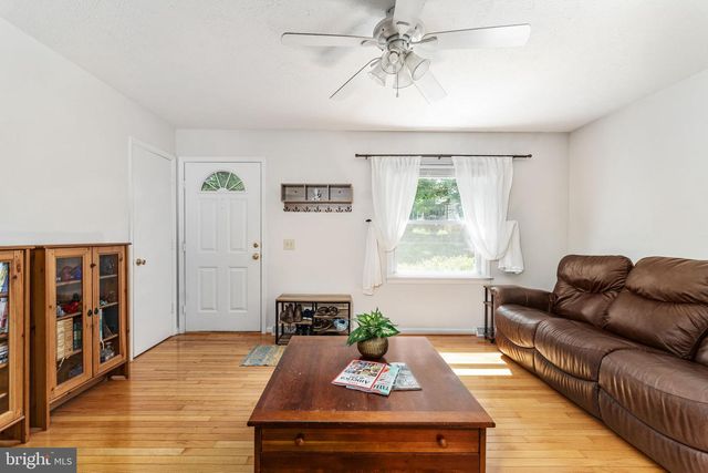 3 HILLCREST DR, Stafford, VA 22556