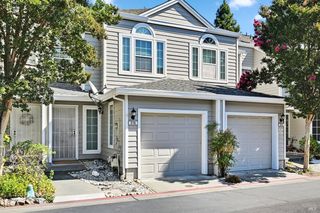 576 E Jasmine Cir, Santa Rosa, CA 95407