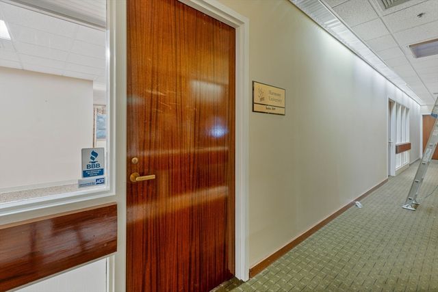 430 Boston St 210, Topsfield, MA 01983