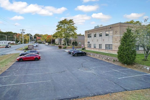 430 Boston St 210, Topsfield, MA 01983