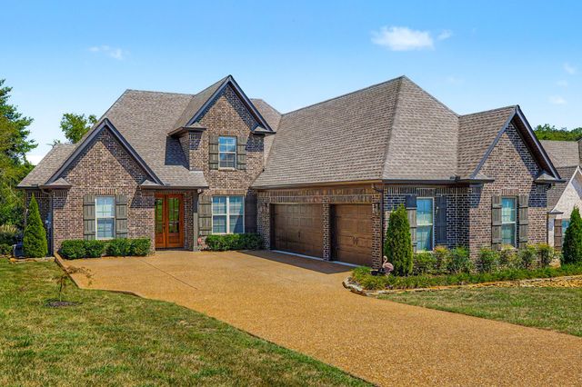 982 Luxborough Dr, Hendersonville, TN 37075