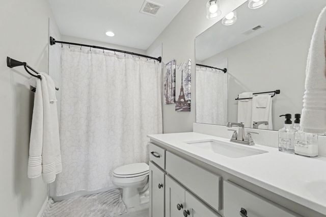 982 Luxborough Dr, Hendersonville, TN 37075