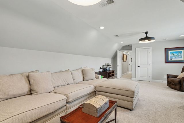 982 Luxborough Dr, Hendersonville, TN 37075