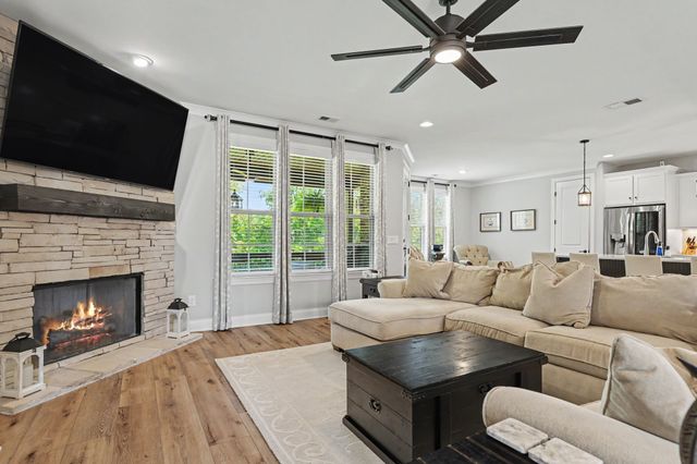 982 Luxborough Dr, Hendersonville, TN 37075