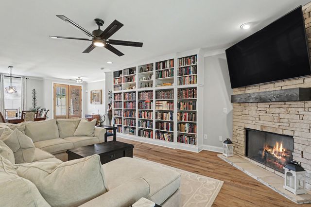 982 Luxborough Dr, Hendersonville, TN 37075